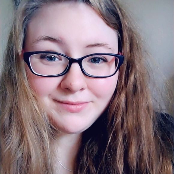 Meet your Posher, Emma - Picture 1 of 1